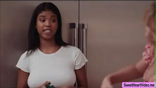 Stepdaughter Nia Nacci jonga Dana DeArmond licks yakhe ezimanzi pussy