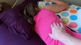 Ubawo efumana stepdaughter phezulu ekuseni kunye yakhe enkulu cock