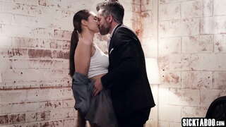 Sexy MILF Bella Rolland gefickt sou haart an déif a Si mochte et sou zimlech