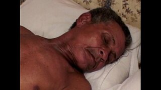 Ubudala umntu ukufumana ezinye fat pussy