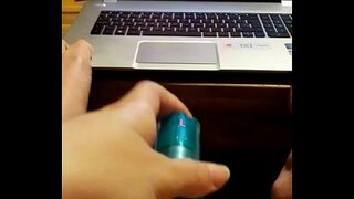 Shikuar pornografi në shtëpi vetëm me një dildo tim...