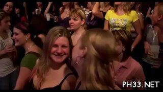 Harlots screaming kwi-ecstasy ukusuka wild iqela ukwabelana ngesondo waiters